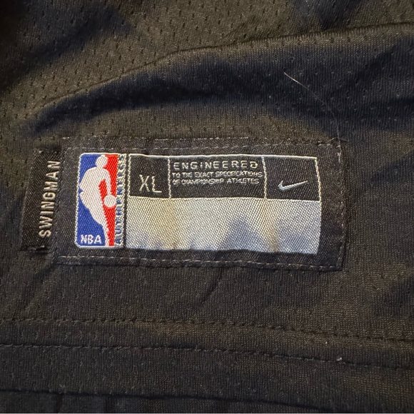 NBA Black and‎ Green Celtics Jersey (A2-10) - Picture 3 of 3